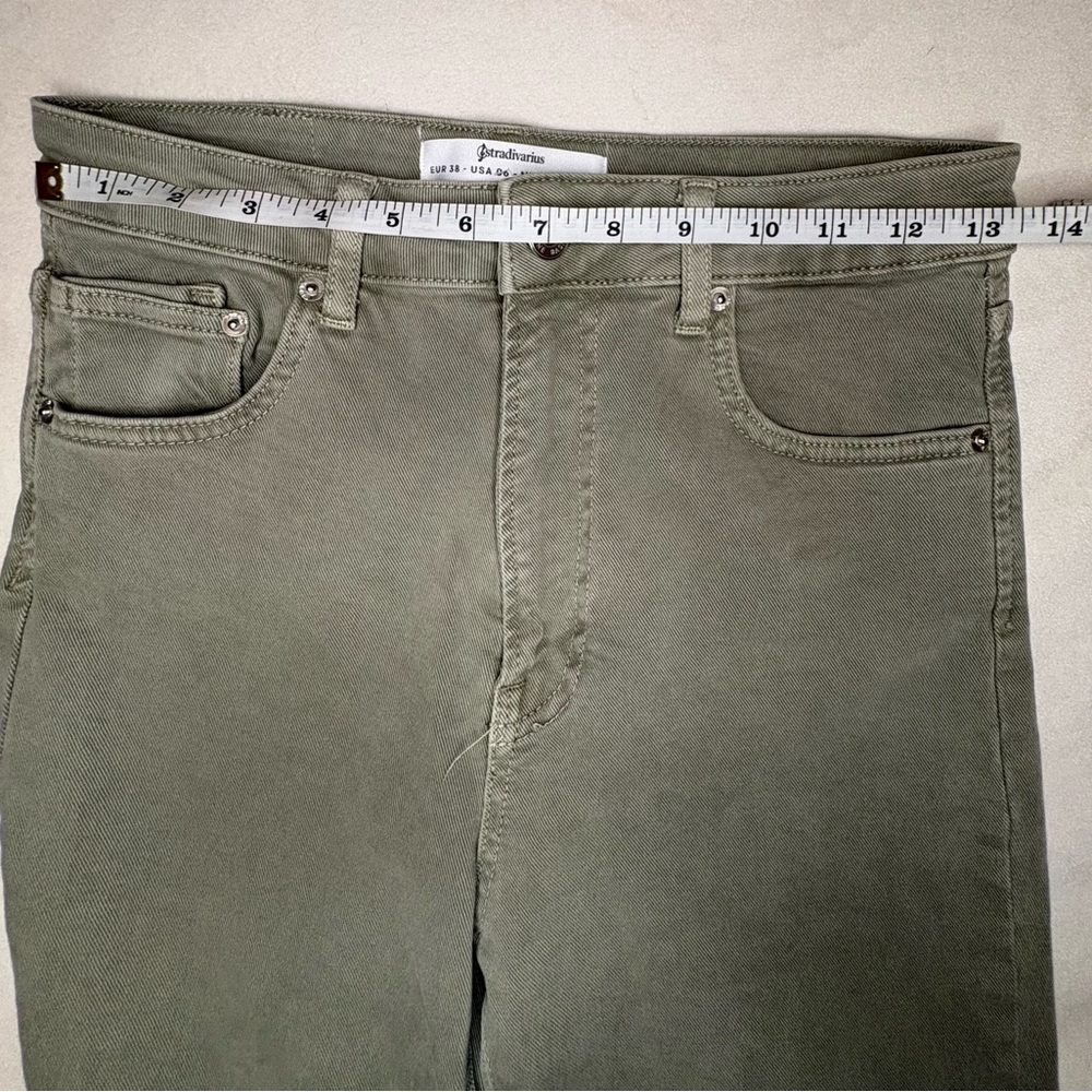 Stradivarius Petite slim mom jean with stretch in Olive! - Picture 11 of 14
